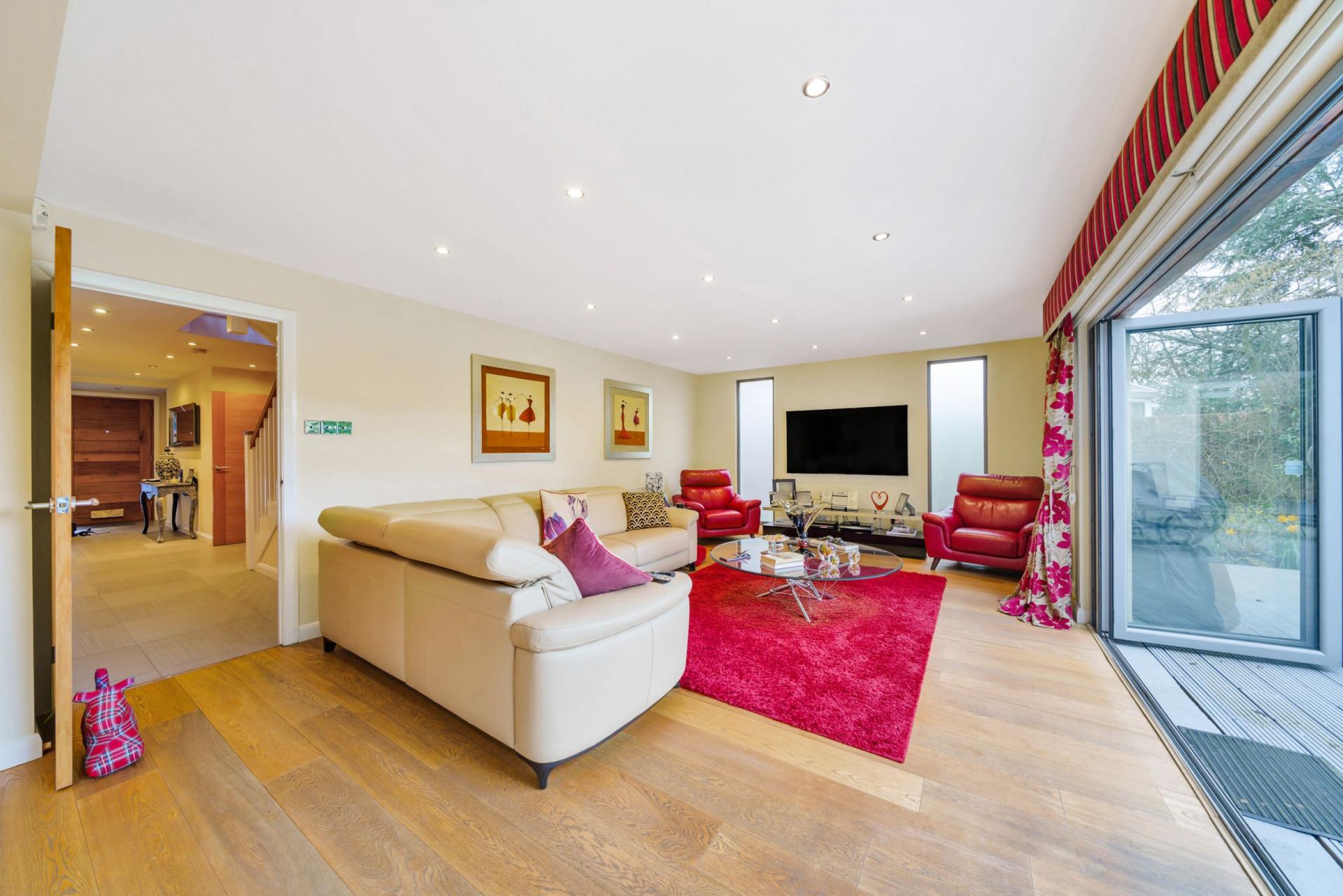 5 bedroom House for sale in Bushey