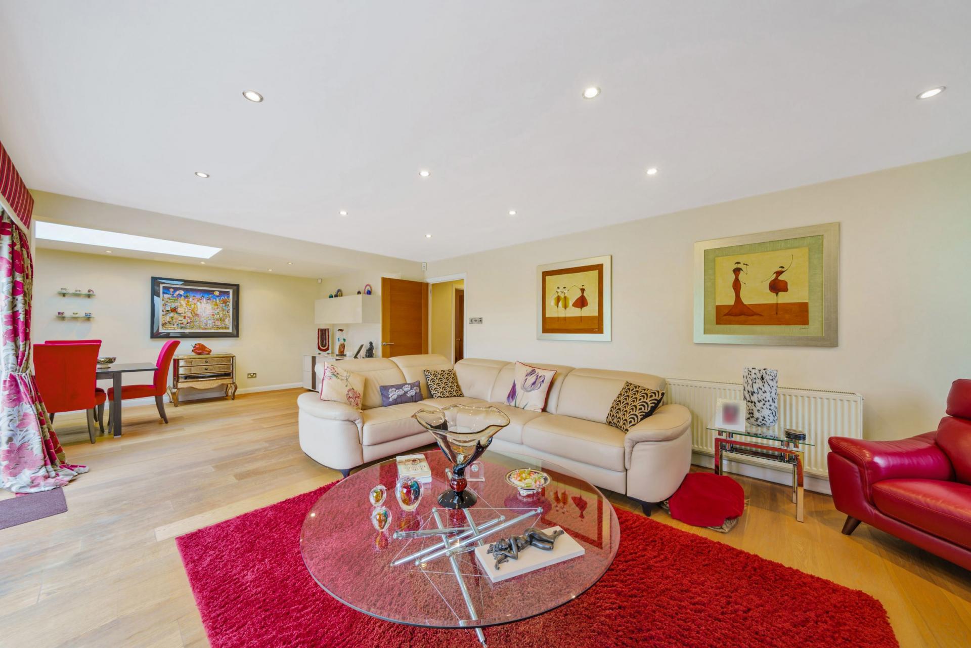 5 bedroom House for sale in Bushey