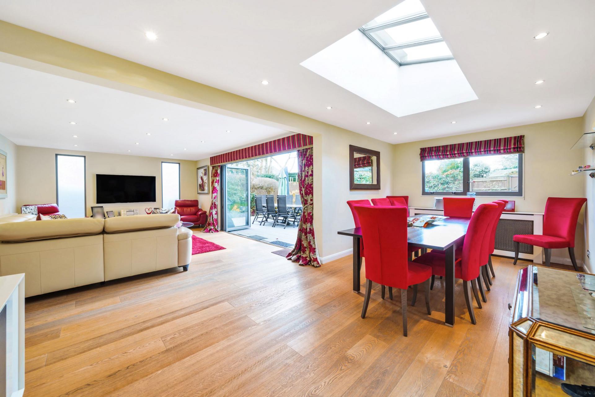 5 bedroom House for sale in Bushey