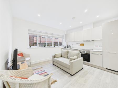 CAM04018G0-PR0405-ST