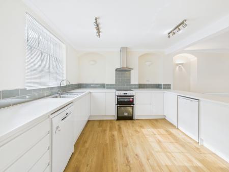 CAM04018G0-PR0218-ST