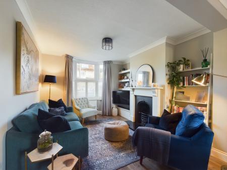 CAM01080G0-PR0323-ST