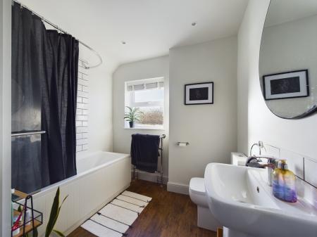 CAM01080G0-PR0323-ST