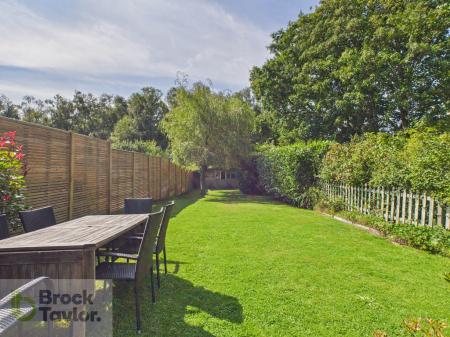 CAM02581G0-PR0131-ST