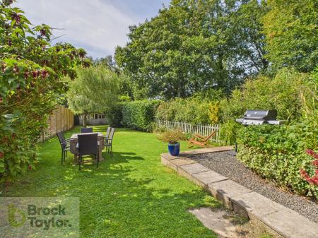 CAM02581G0-PR0131-ST