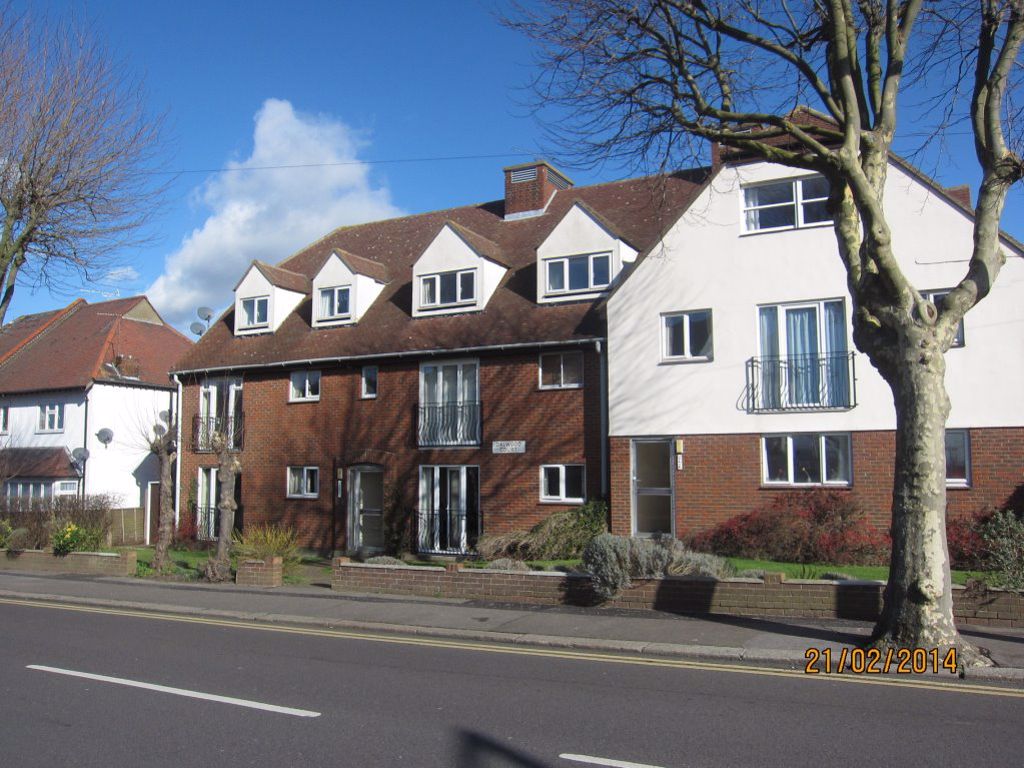 2 bedroom Flat for rent in Leigh