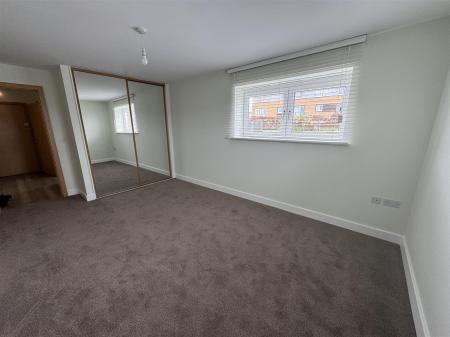 BEDROOM 1.JPG
