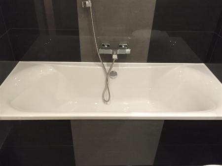 morello511bath.JPG