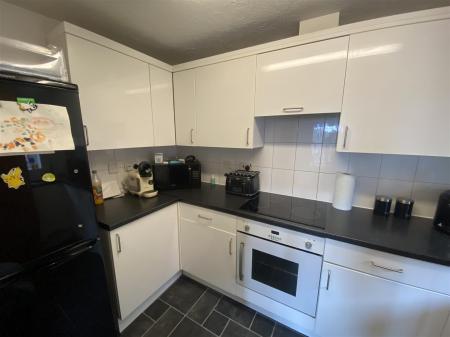 KITCHEN1.JPG