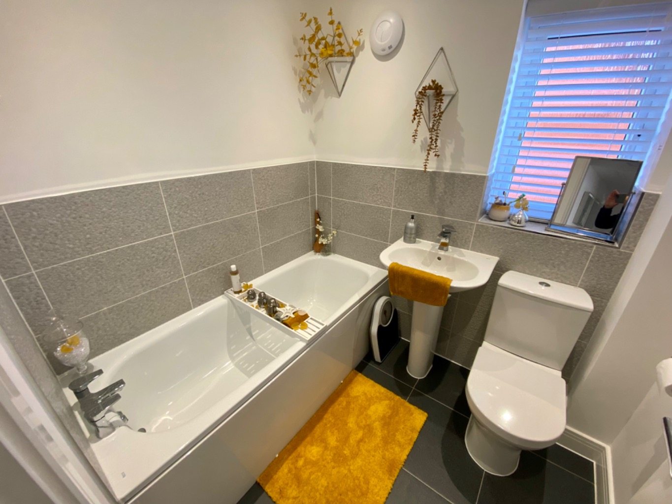 4 bedroom Detached House for sale in Nuneaton