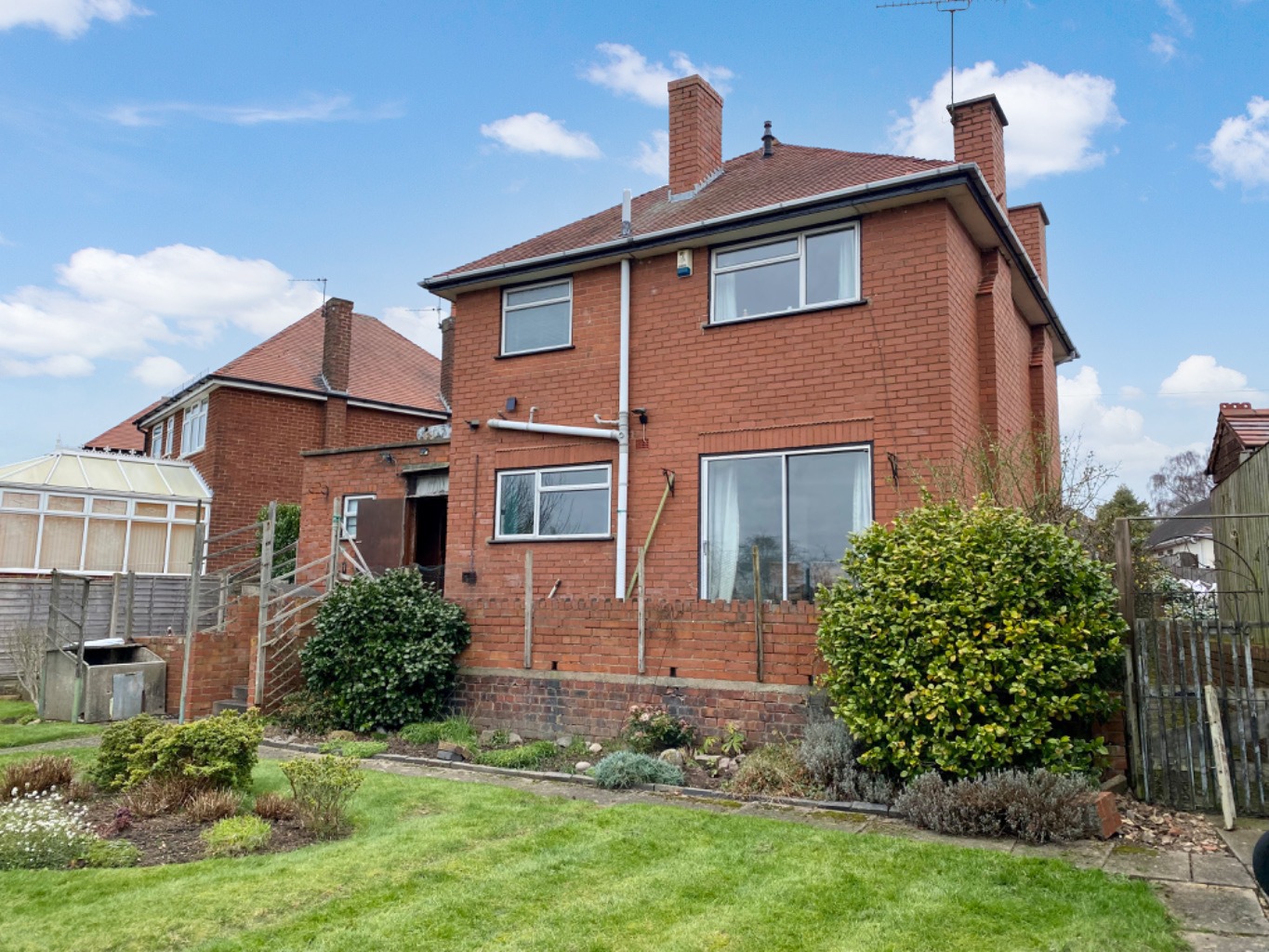 3 bedroom Detached House for sale in Nuneaton