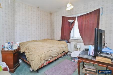 Media image 09