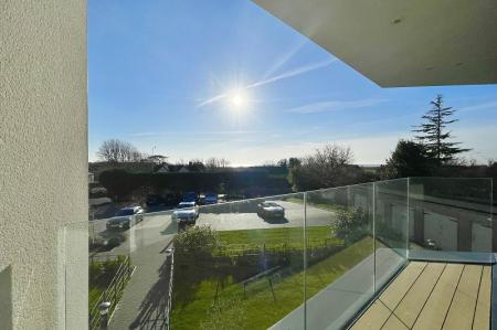 Apartment 6, Seabrook Heights, Hythe, CT21
