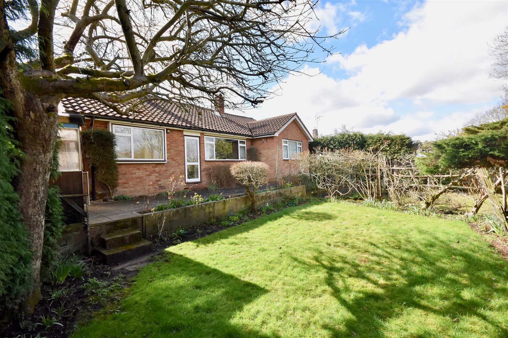 3 bedroom Detached Bungalow for sale in Ashtead