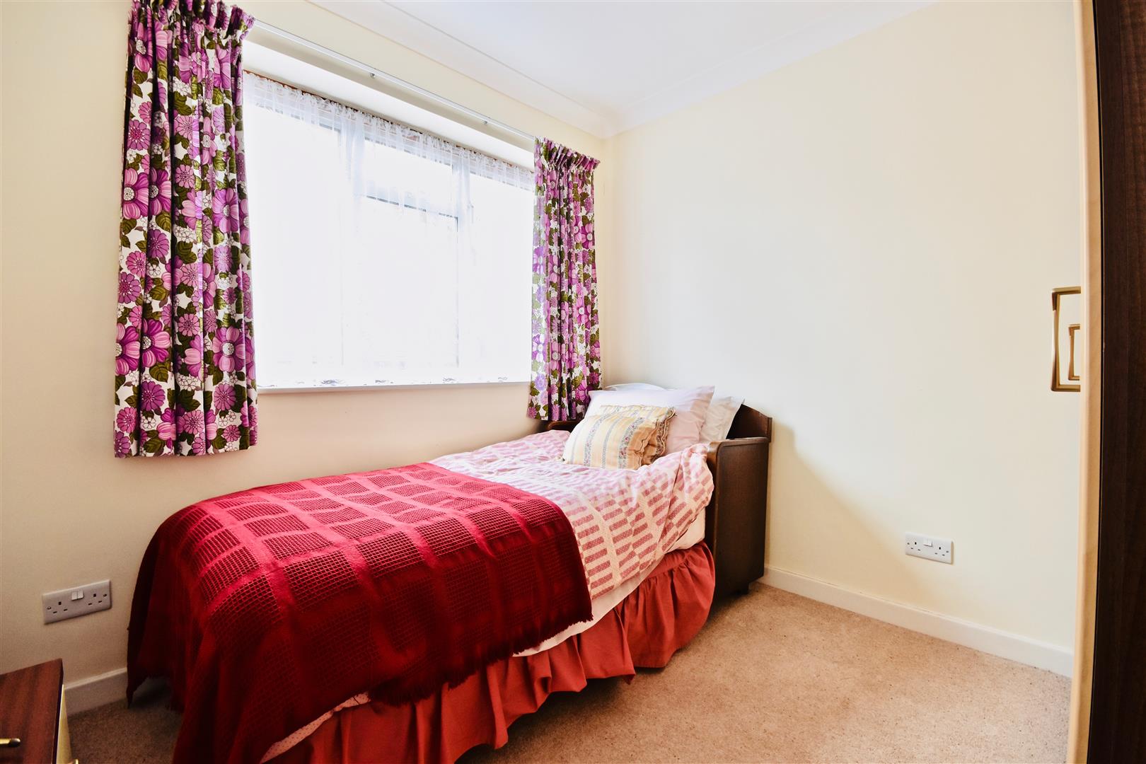 3 bedroom Detached Bungalow for sale in Ashtead