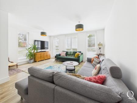 Flat 4, Hawthorne Court West Cliff Road, Bournemouth BH2 5FA