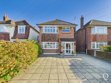 25 Milestone Road, Poole BH15 3DR