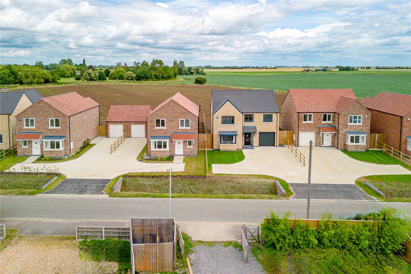 Detached House for sale with 4 bedrooms, Puttock Gate, Fosdyke Fine & Country