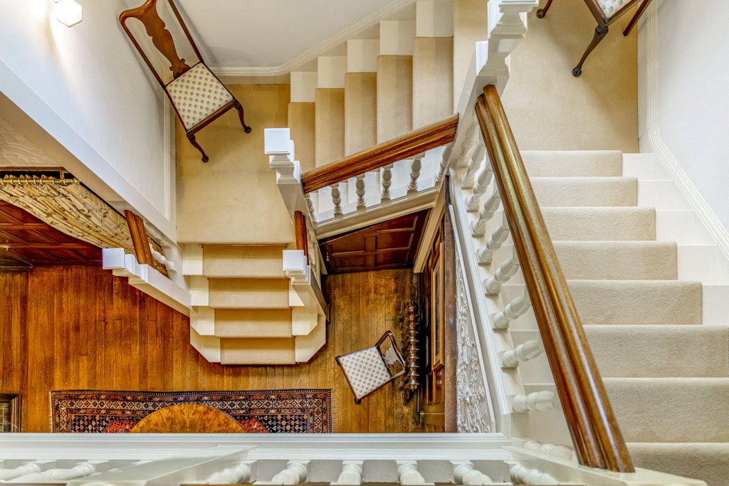 Detached House for sale with 7 bedrooms, London Road, Balderton Fine & Country