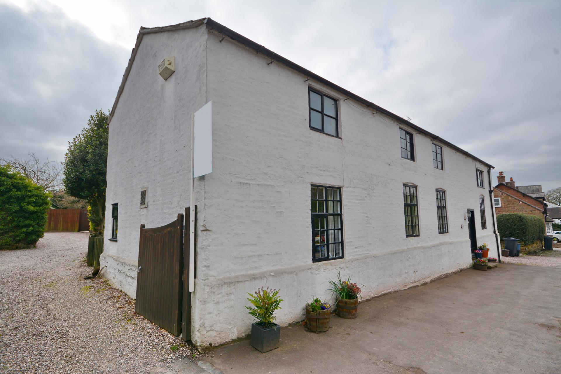 3 bedroom Link Detached House for sale in Burton