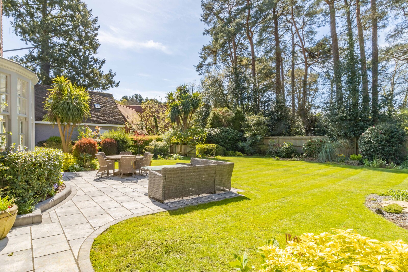 Detached House for sale with 5 bedrooms, Smugglers Lane, Colehill