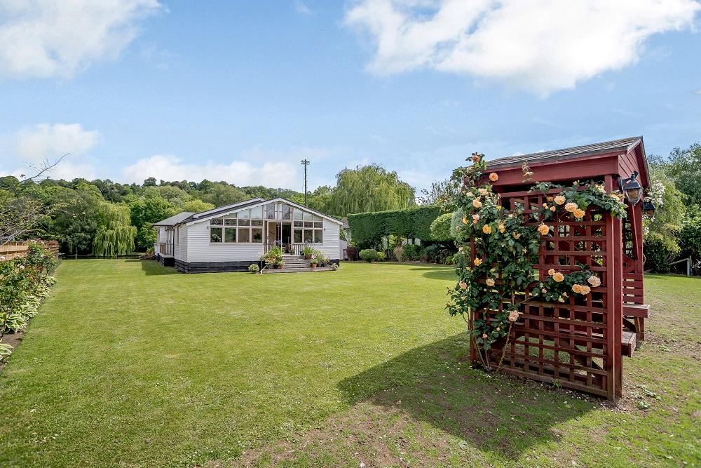 4 bedroom Detached Bungalow for sale in Henley on Thames