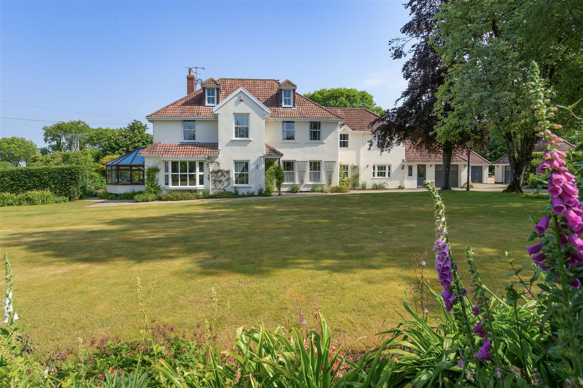 Detached House for sale with 6 bedrooms, Broadway, Fine