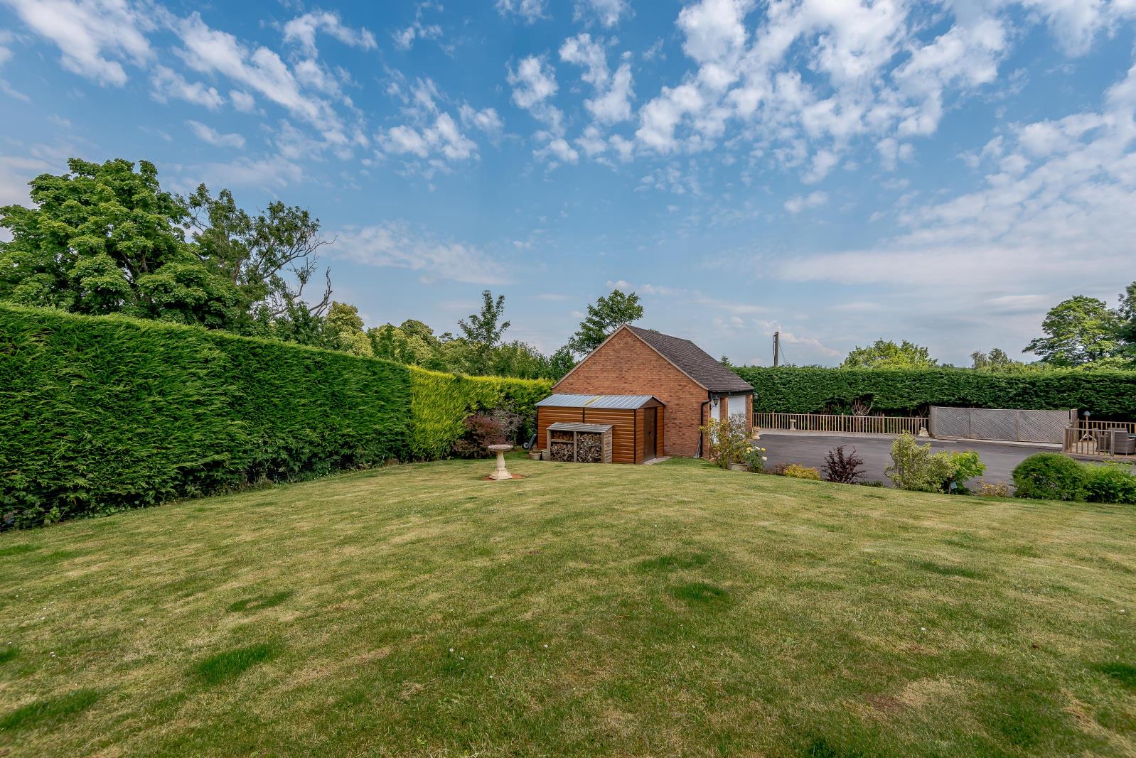 5 bedroom Detached House for sale in Chaddesley Corbett