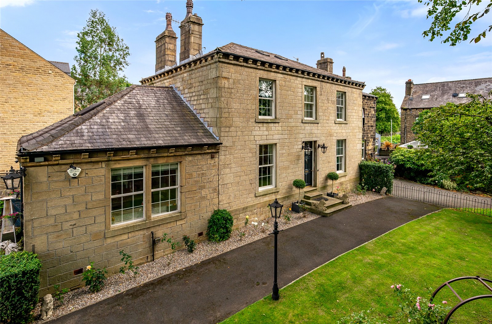 House for sale with 5 bedrooms, Mytholmroyd, Hebden Bridge Fine & Country