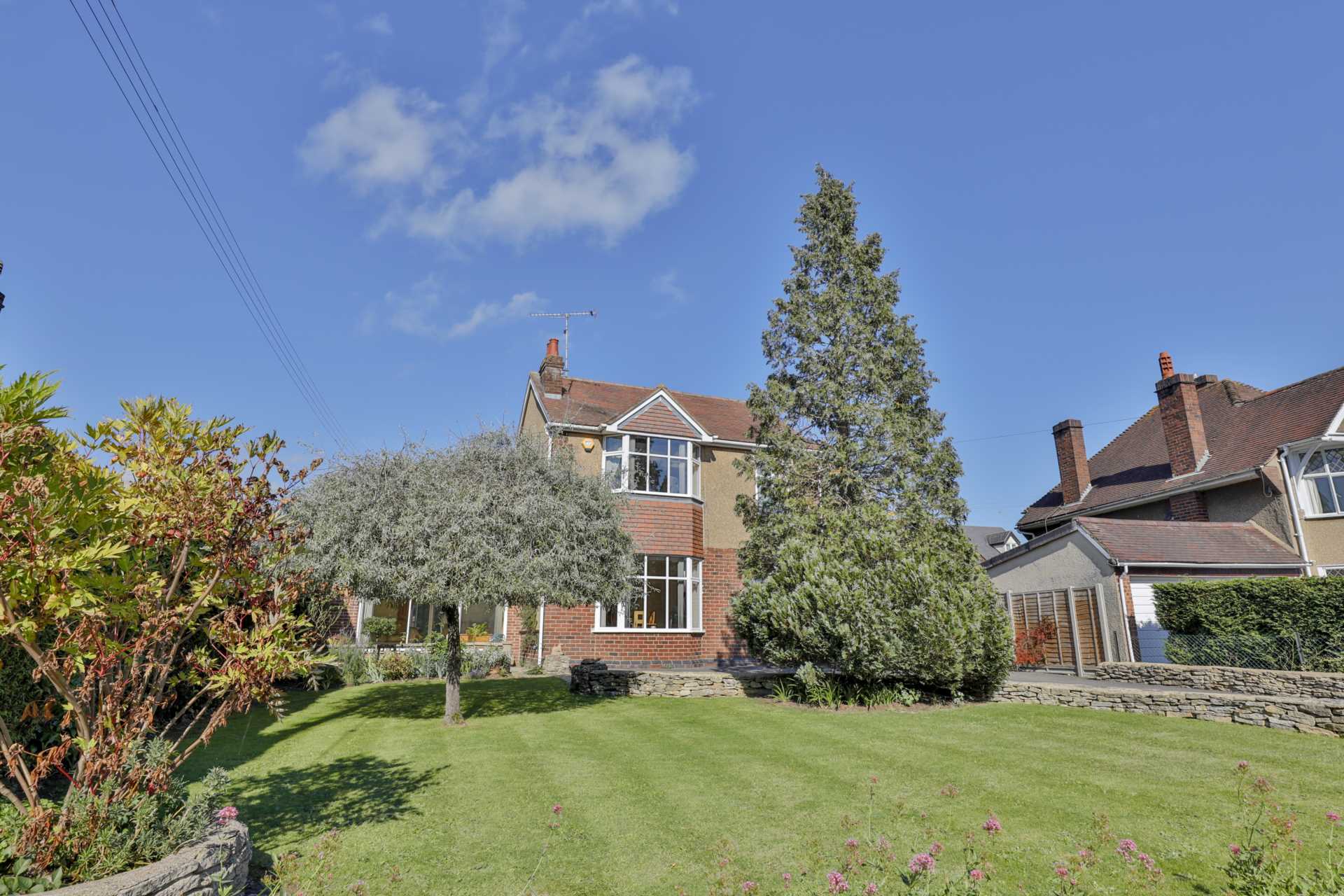 3 bedroom Detached House for sale in Stonehouse