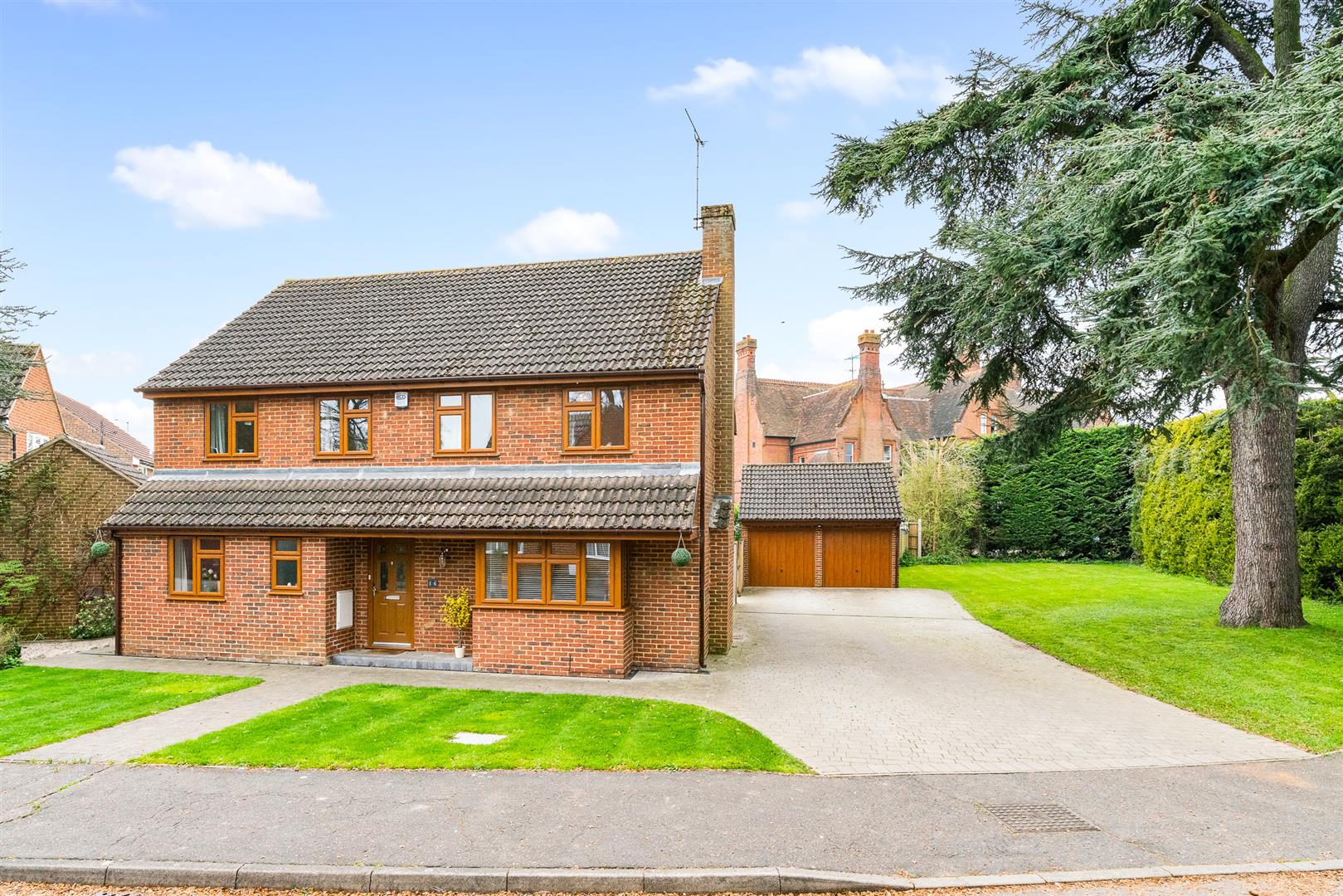 4 bedroom Detached House for sale in Chelmsford