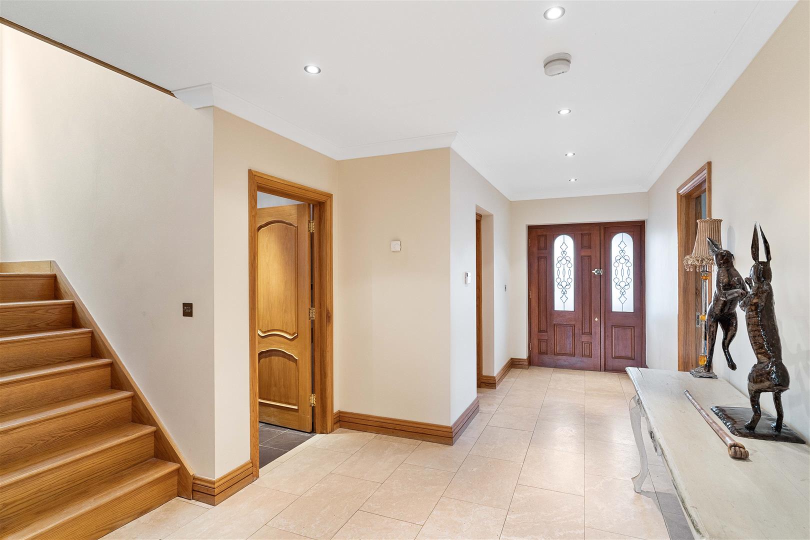 5 bedroom House for sale in StanfordLeHope