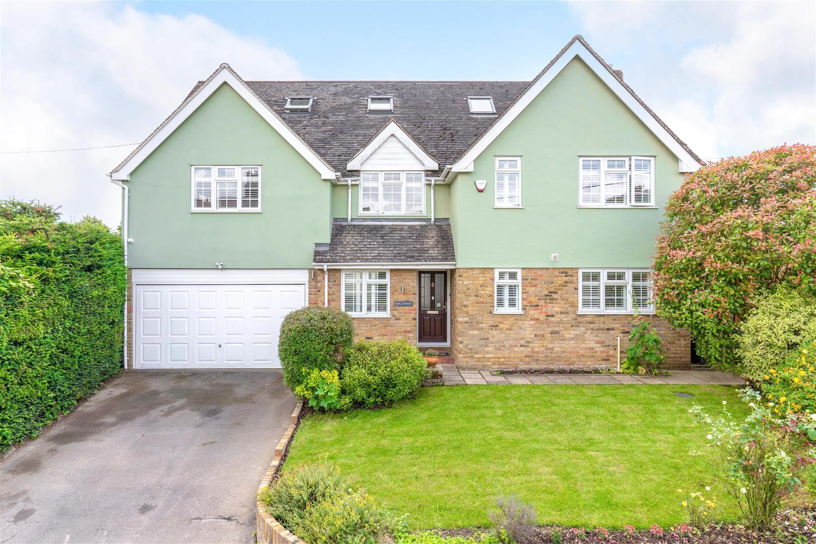 6 bedroom Detached House for sale in Chelmsford