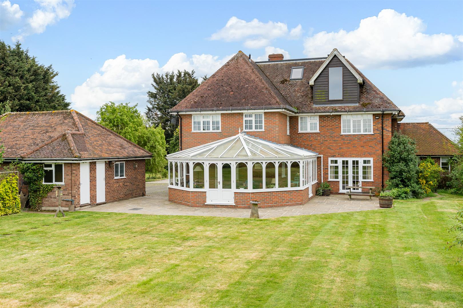 Detached House for sale with 6 bedrooms, Overlooking the stunning Dengie peninsula with 3.5