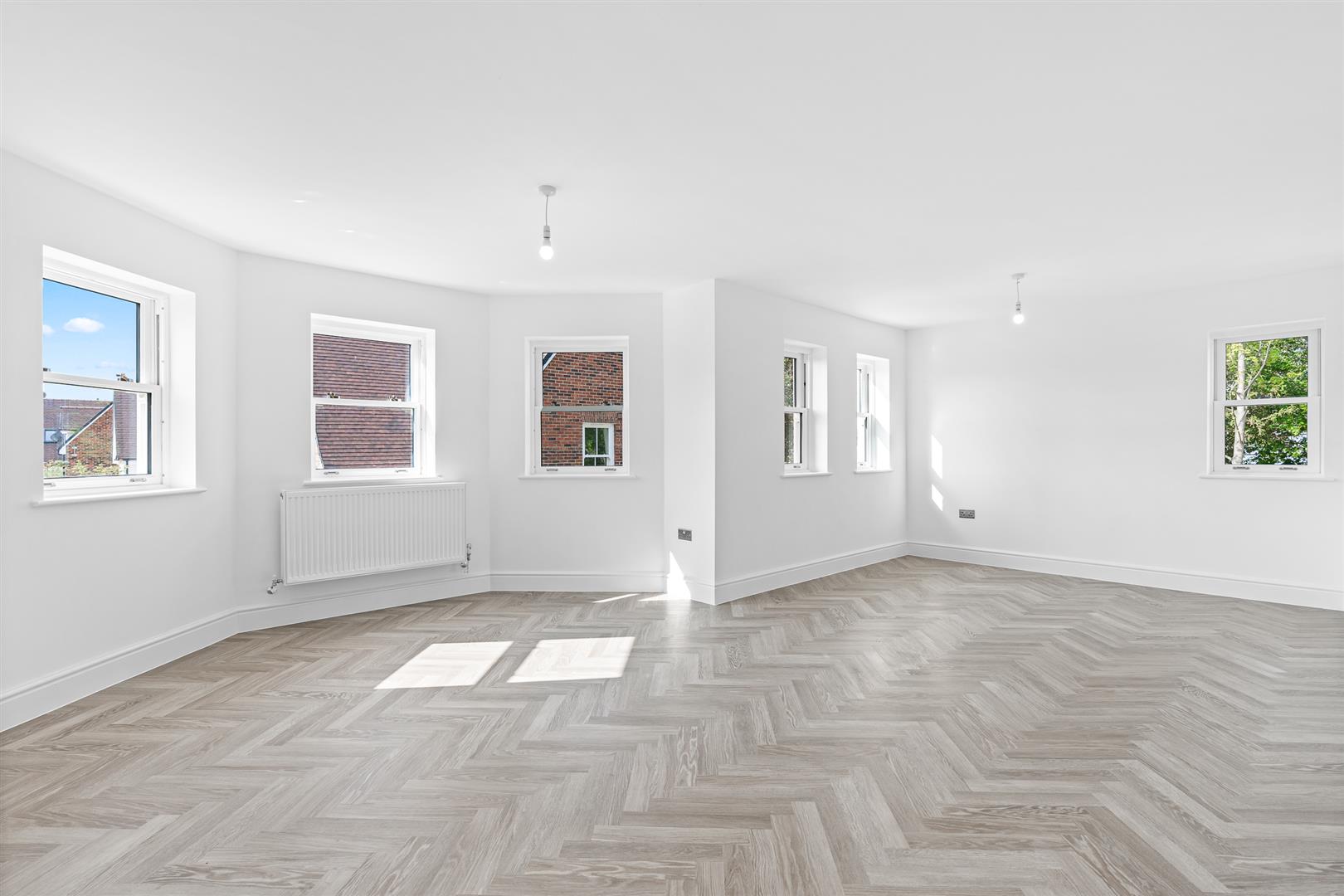 Apartment for sale with 3 bedrooms, Redwood Drive, Writtle Fine & Country