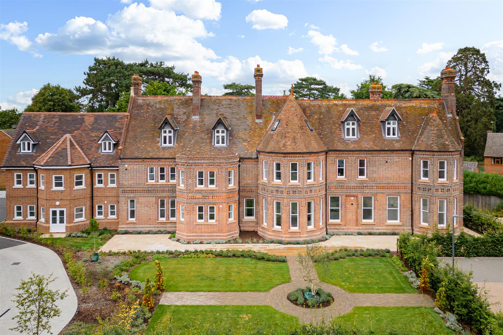 Apartment for sale with 3 bedrooms, Redwood Drive, Writtle Fine & Country