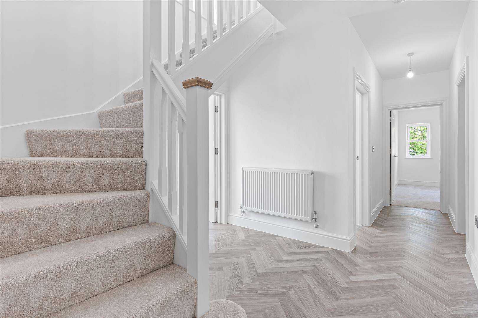 Apartment for sale with 3 bedrooms, Redwood Drive, Writtle Fine & Country