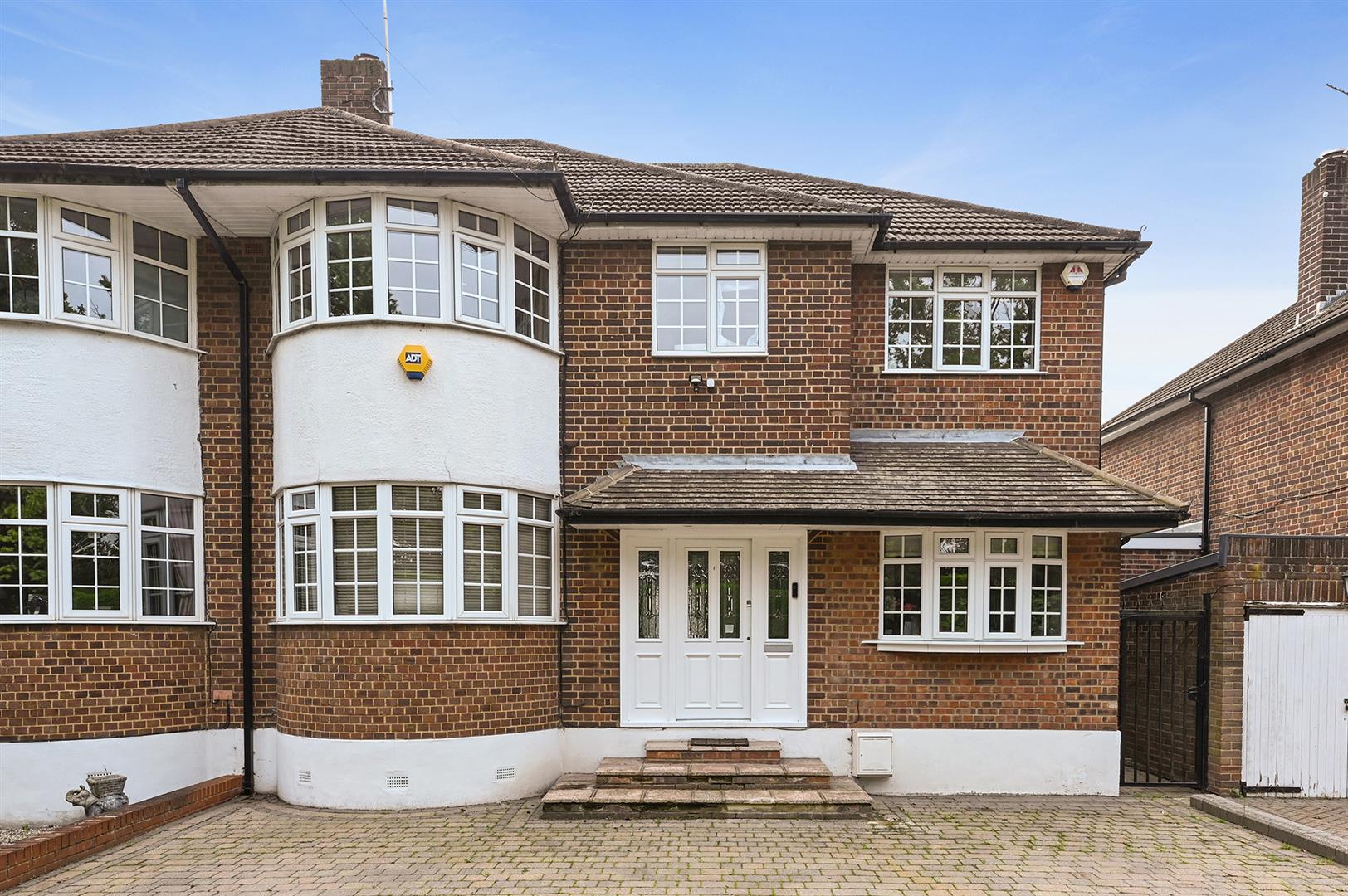 SemiDetached House for sale with 4 bedrooms, Chelmsford Road
