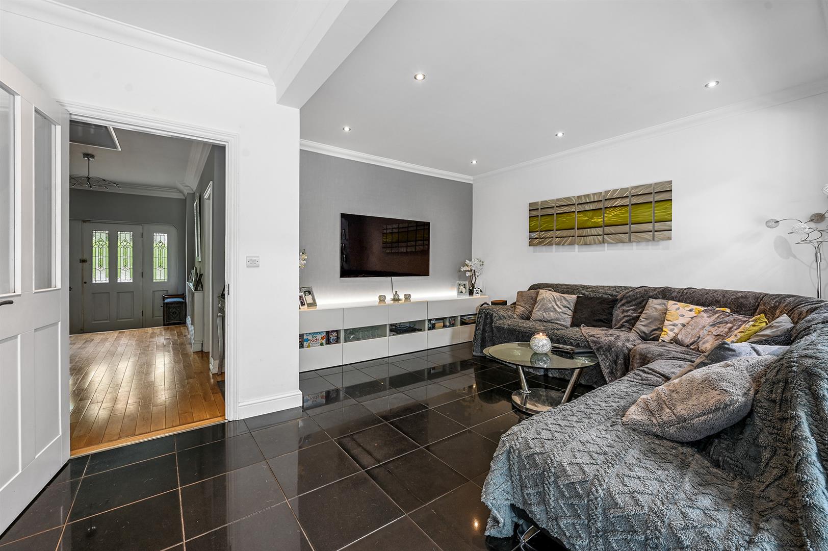 SemiDetached House for sale with 4 bedrooms, Chelmsford Road