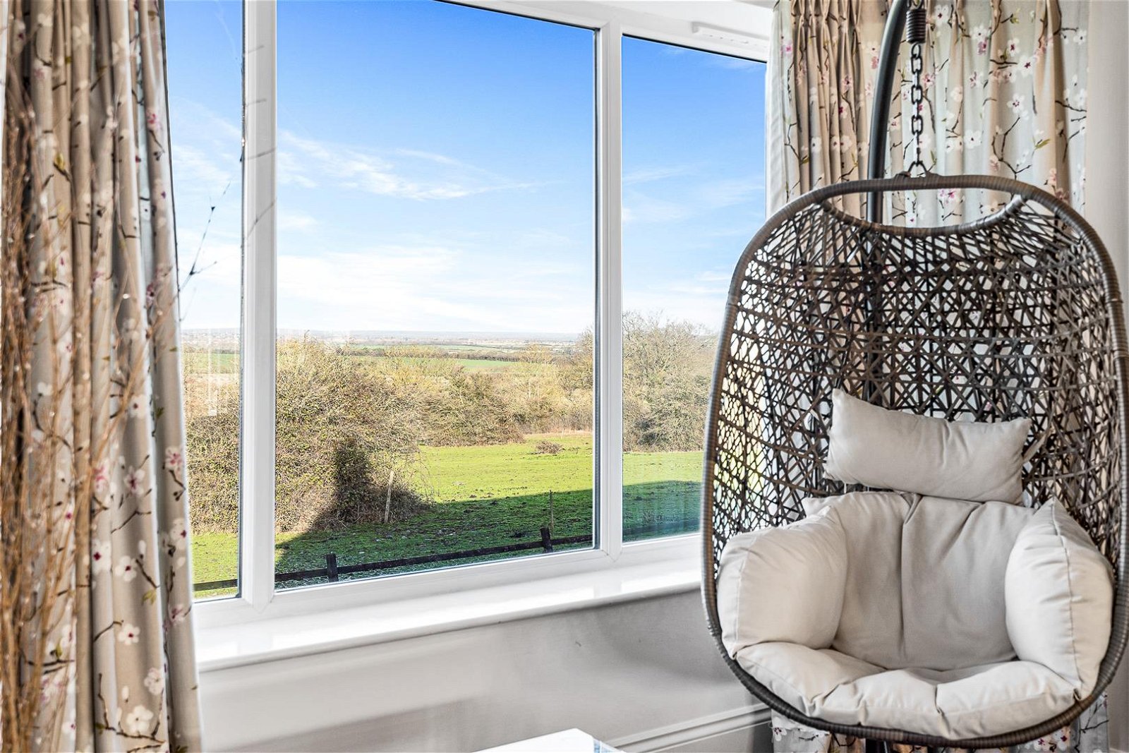 Detached House for sale with 8 bedrooms, Hillview, Purleigh Fine