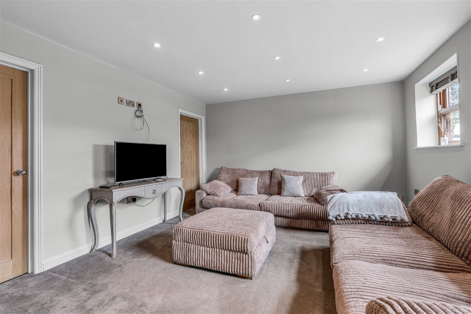 Detached House for sale with 5 bedrooms, Weald Park Way, South Weald