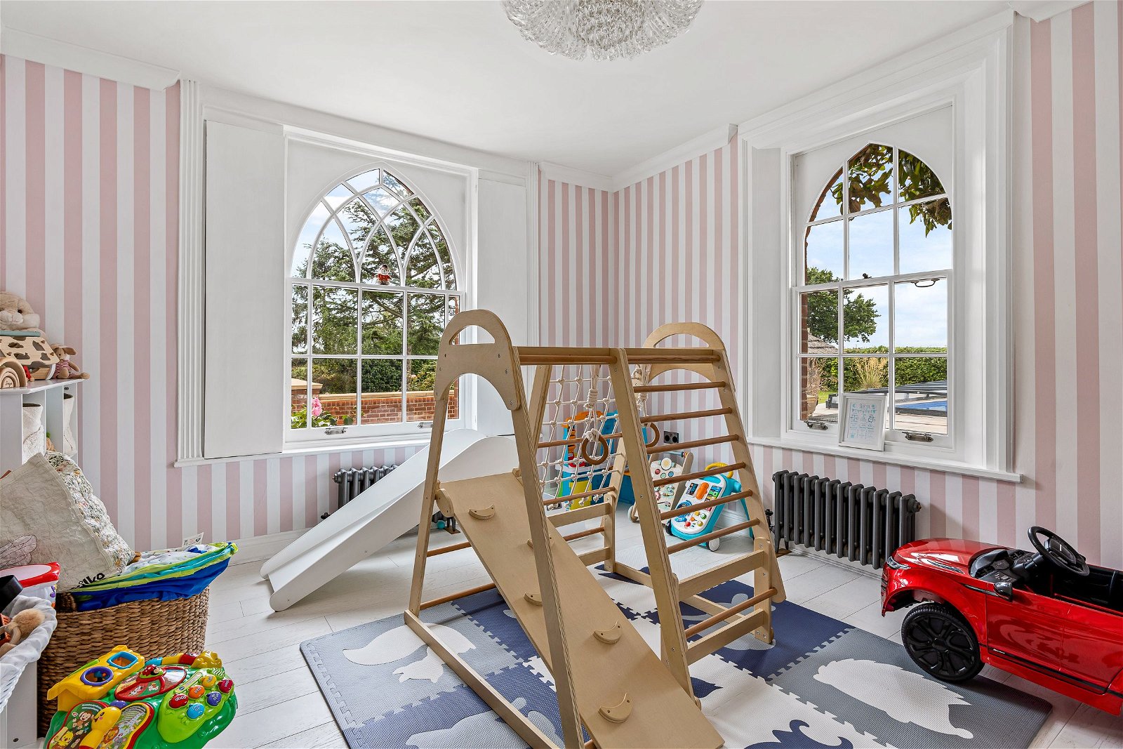 Detached House for sale with 8 bedrooms, Fen Lane, Bulphan Fine & Country