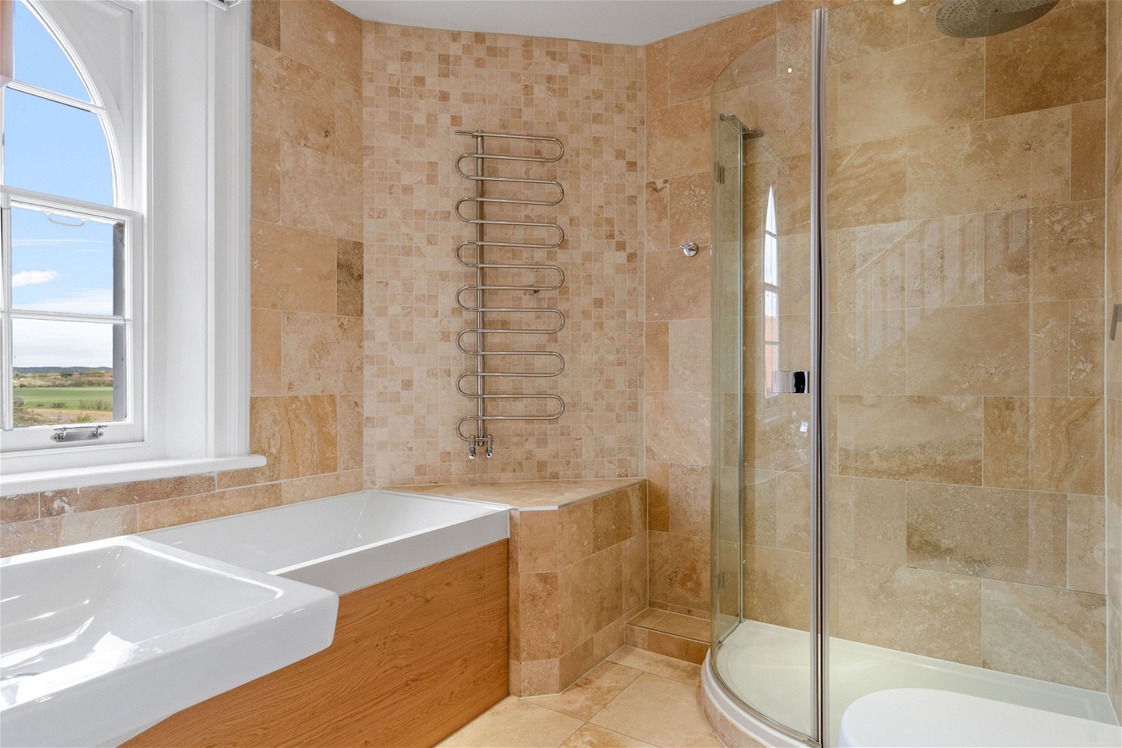 Detached House for sale with 8 bedrooms, Fen Lane, Bulphan Fine & Country