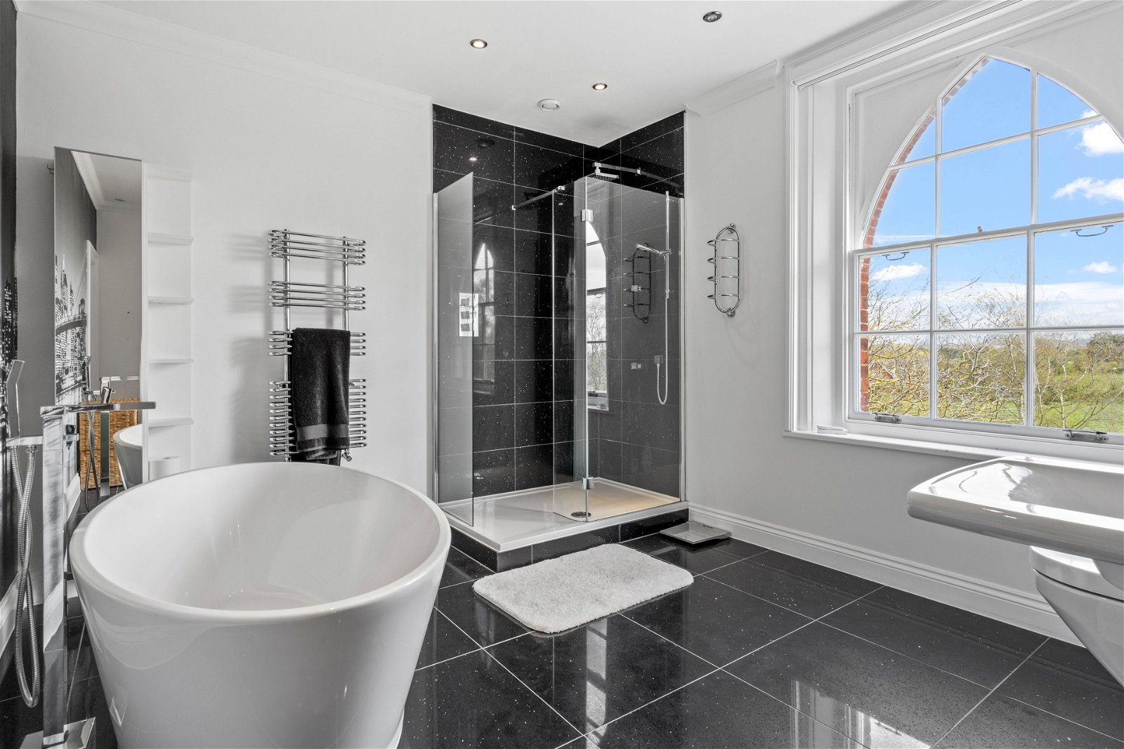 Detached House for sale with 8 bedrooms, Fen Lane, Bulphan Fine & Country