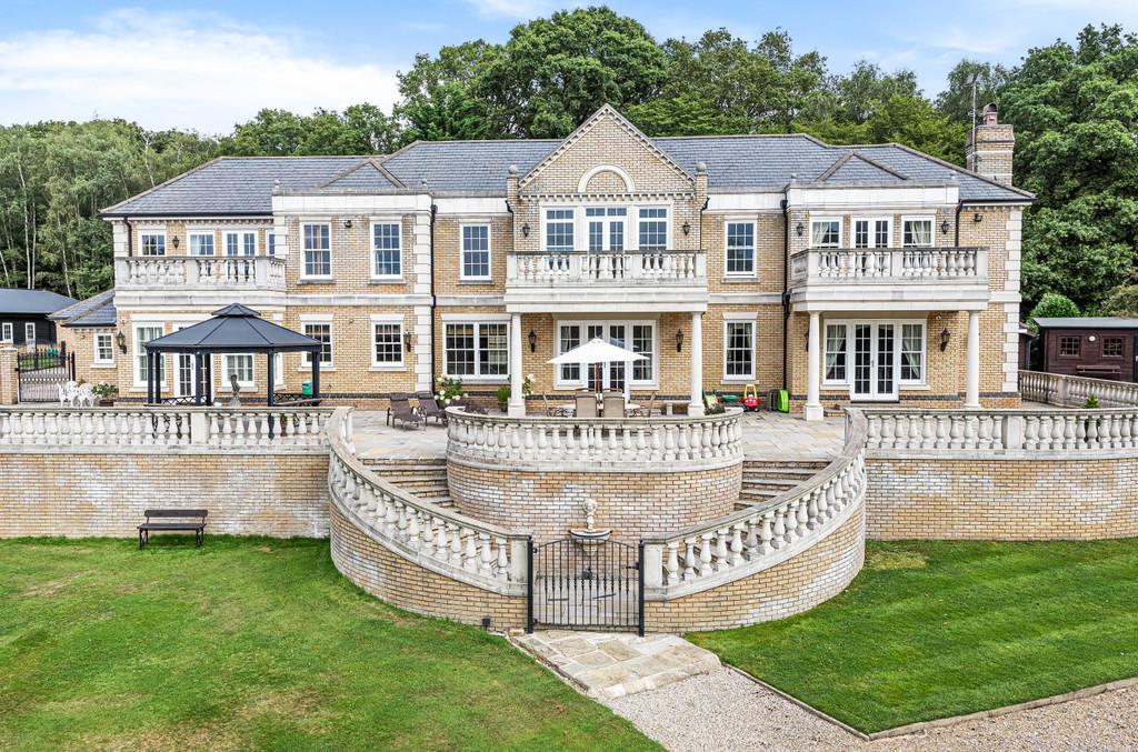 Detached House for sale with 4 bedrooms, Beredens Lane, Great Warley Fine & Country