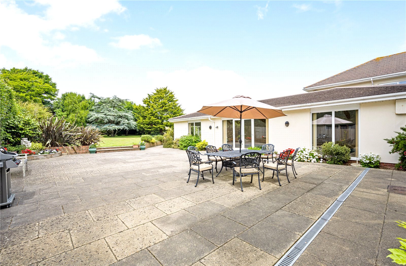 Detached House for sale with 6 bedrooms, Barton Common Road, New Milton