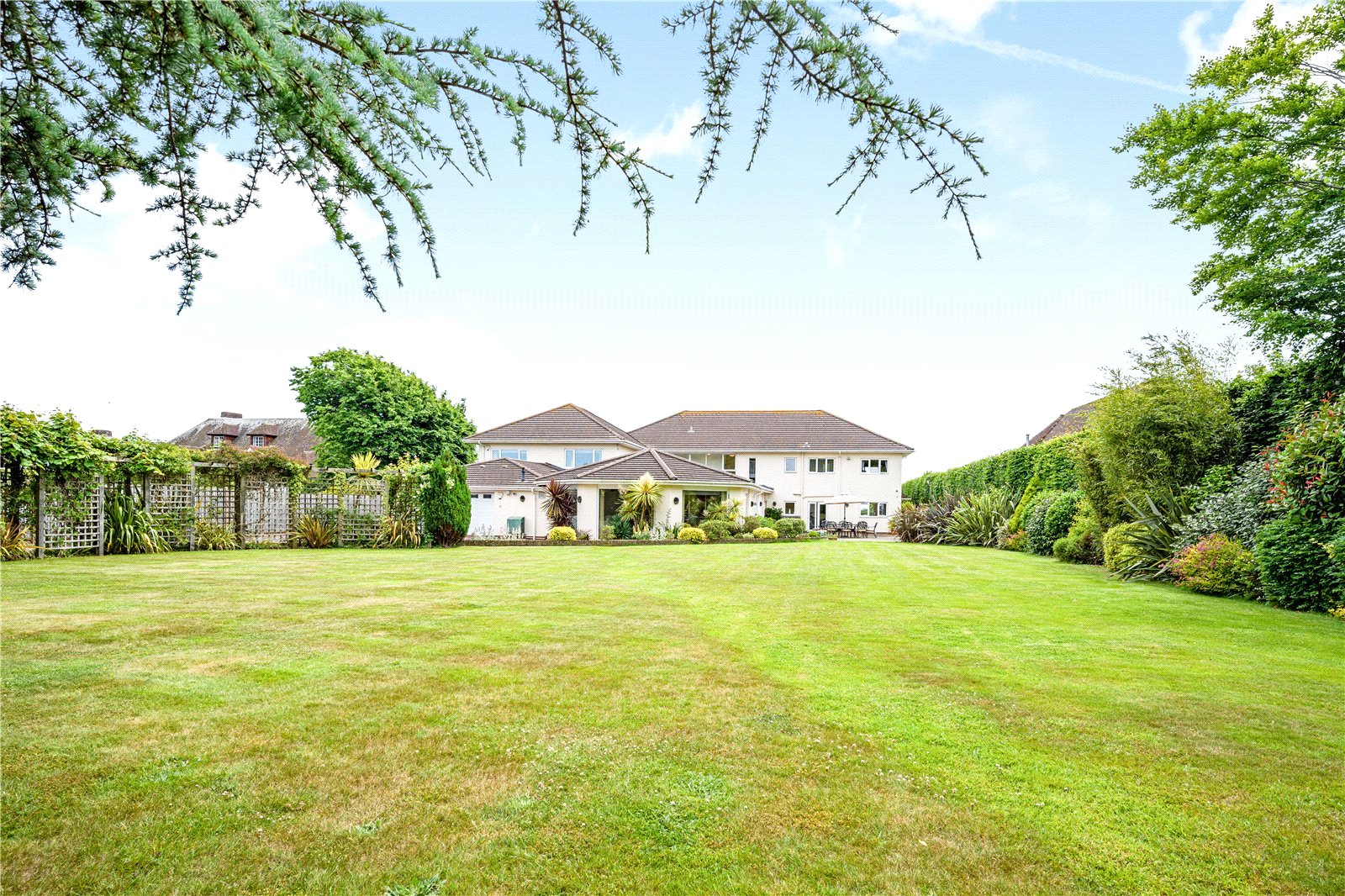 Detached House for sale with 6 bedrooms, Barton Common Road, New Milton