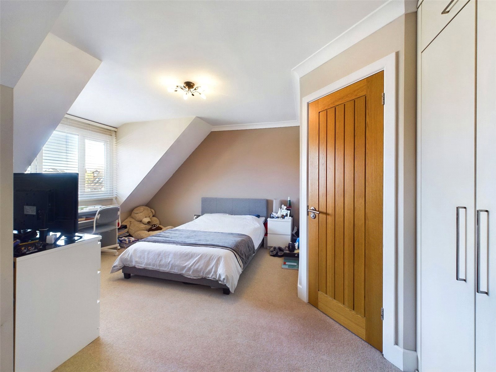 House for sale with 4 bedrooms, The Meridians, Christchurch Fine