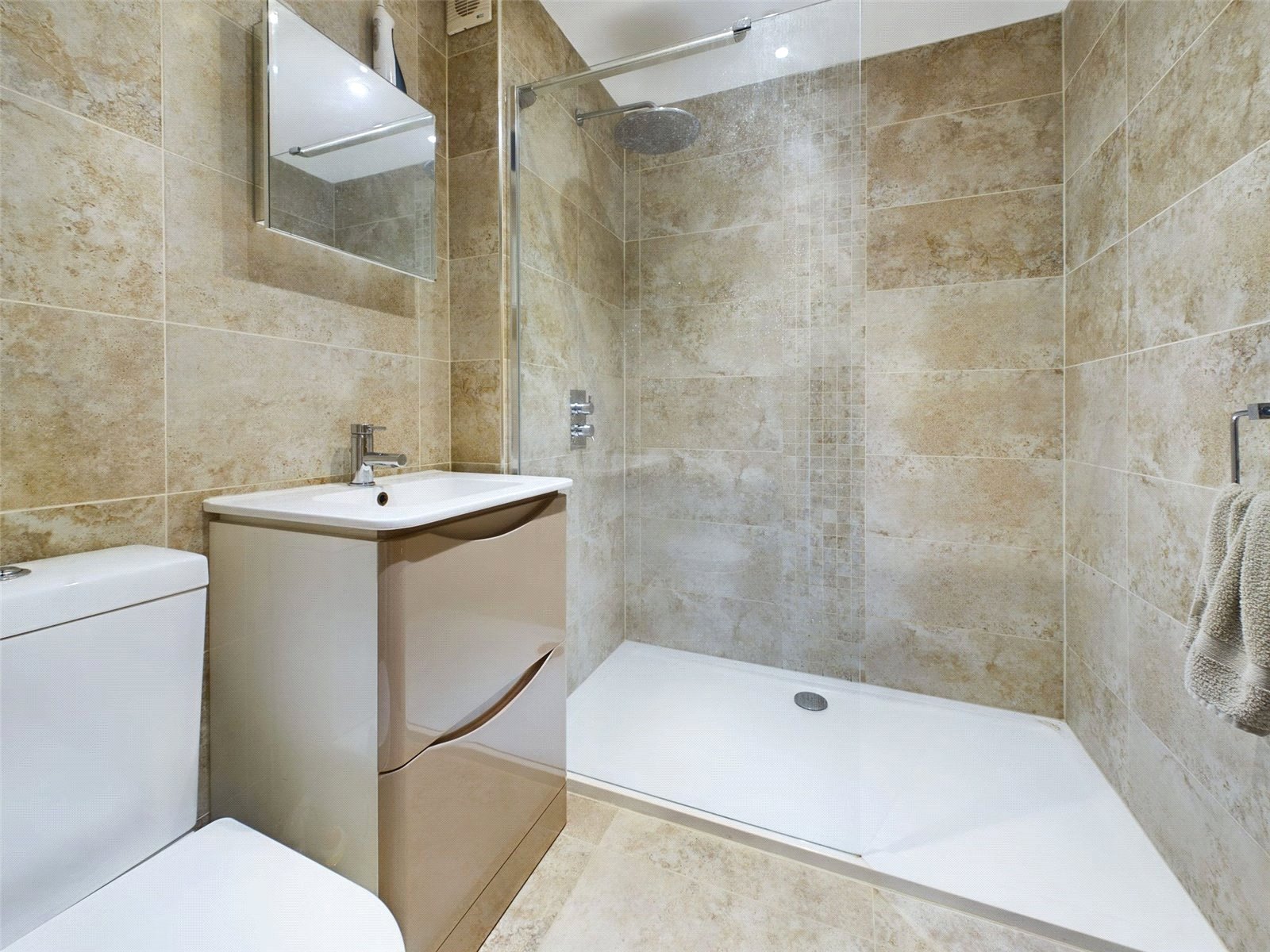 House for sale with 4 bedrooms, The Meridians, Christchurch Fine