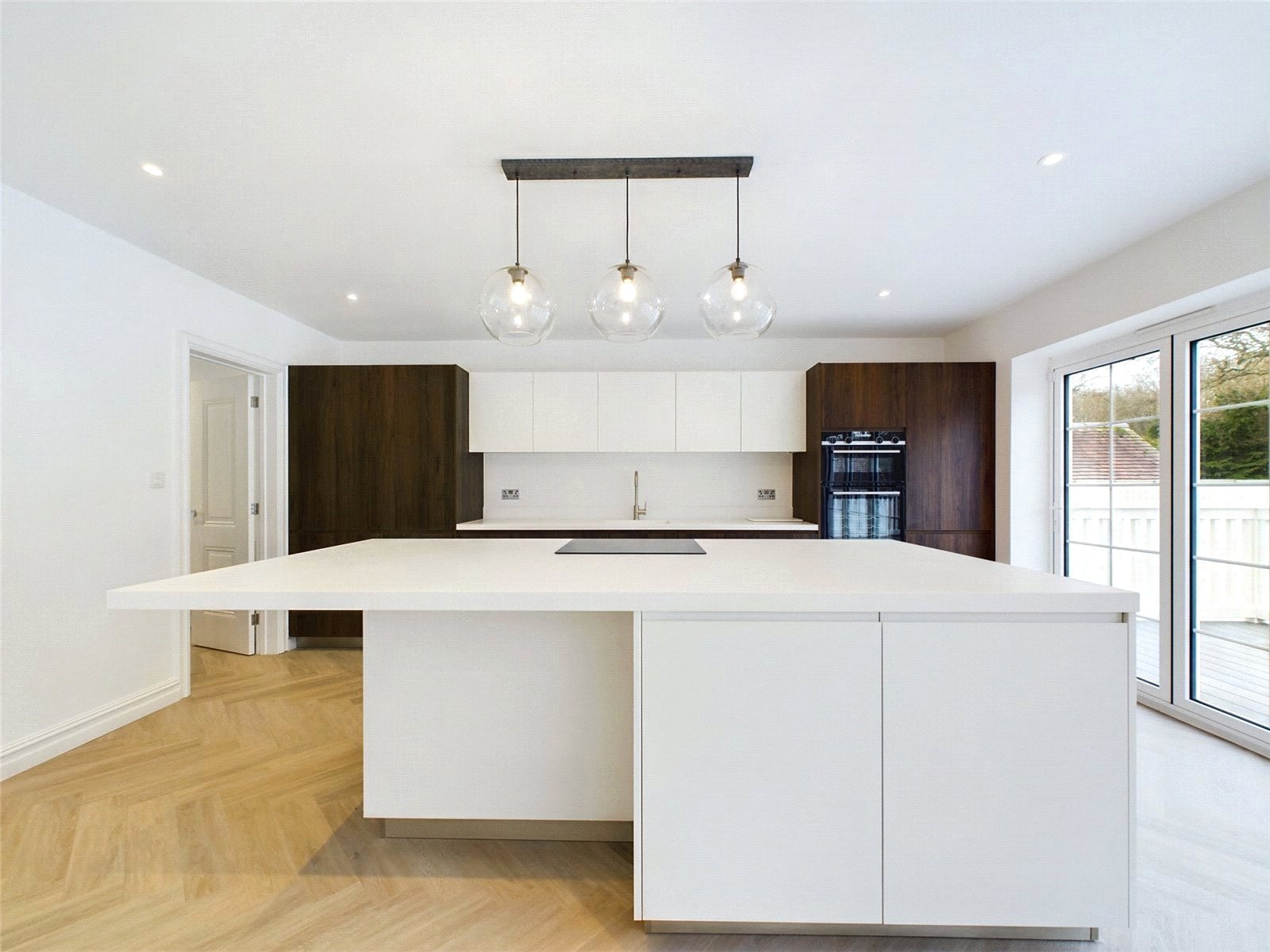 Detached House for sale with 5 bedrooms, Elphinstone Road, Highcliffe